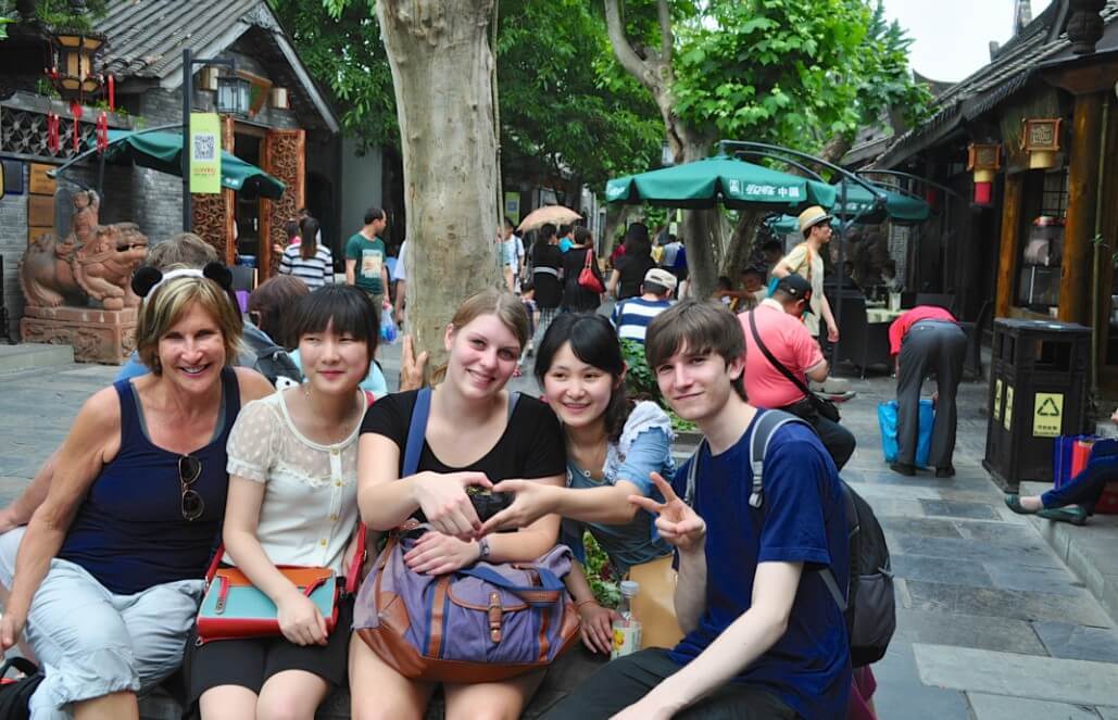 Volunteer in China - Exploring With Fellow Panda Volunteers