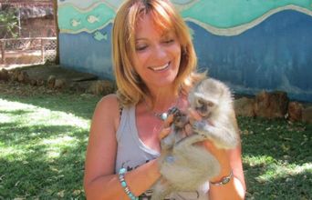 Volunteer in Zimbabwe - Me And A Monkey